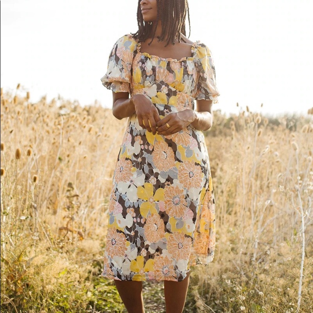 Piper & Scoot The Huntamer Puff Sleeve Dress in Black & Peach